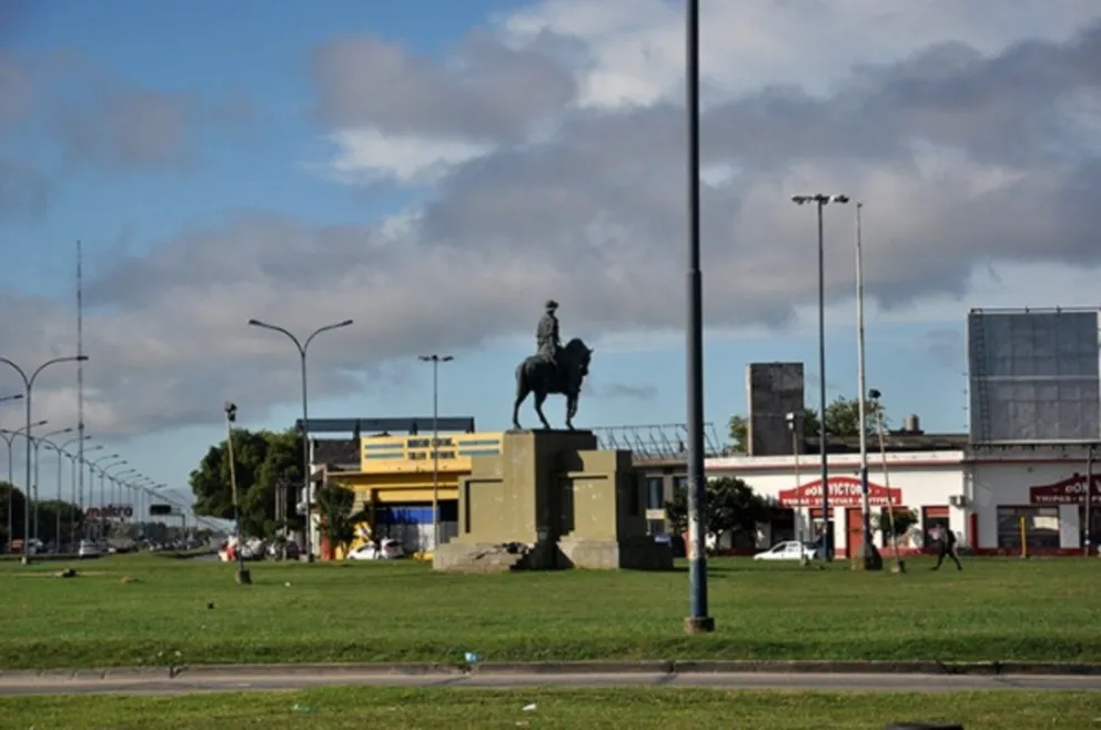 Duro choque en la Rotonda de Los Gauchos