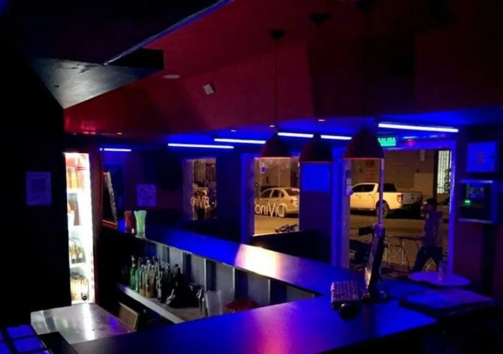 Un susto: se incendió un bar en pleno centro salteño