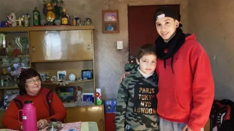 Mirá lo que hace un adolescente porque a su hermano de 9 le hacían bullying por ser gay