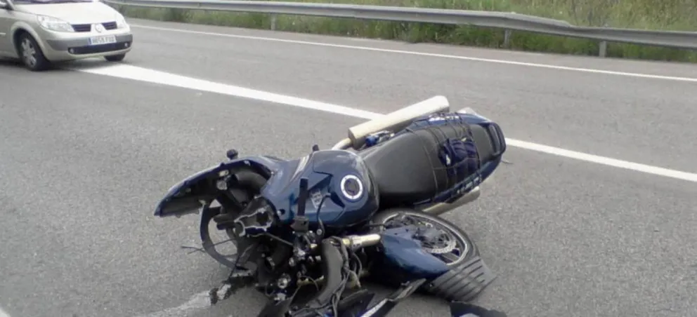 Motociclista resultó gravemente herido tras chocar con una vaca