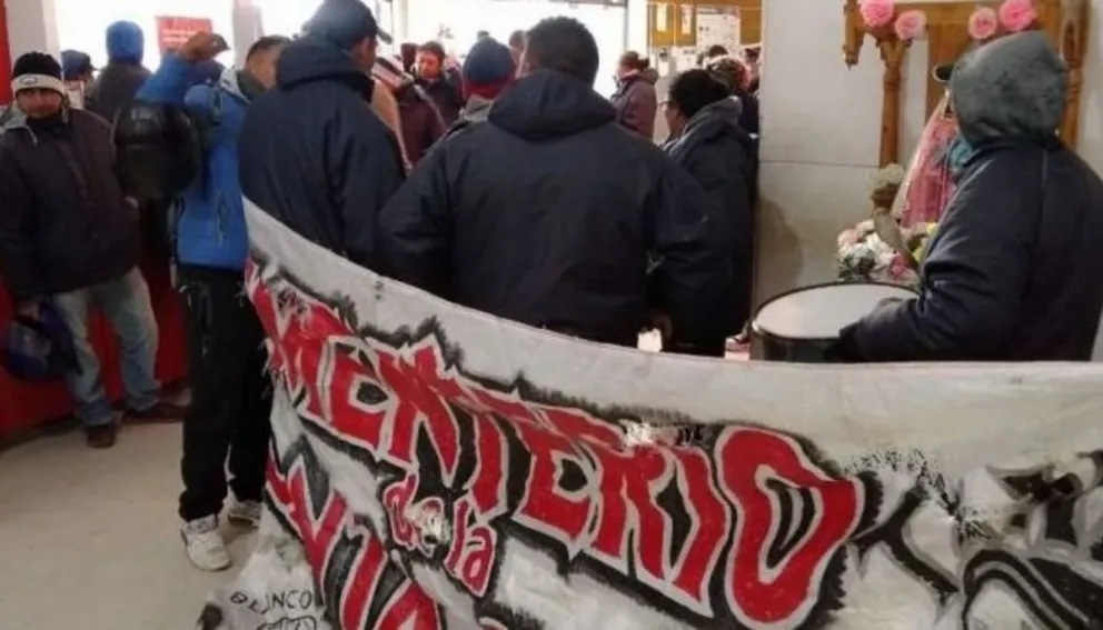 Trabajadores de los cementerios municipales reclaman mejores condiciones laborales