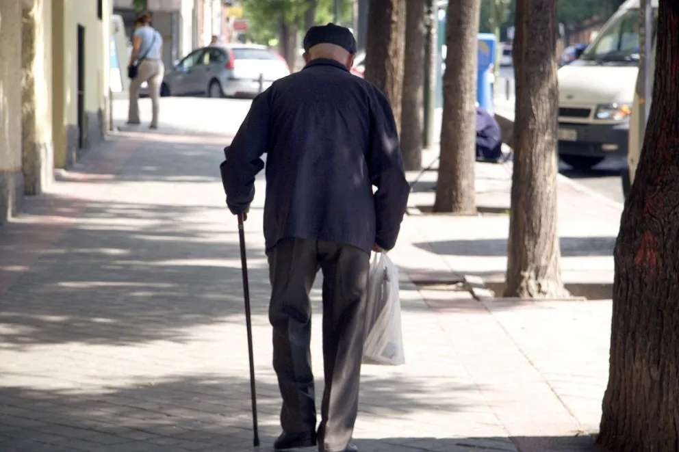 Profunda tristeza: murió un anciano salteño frente al Banco Nación