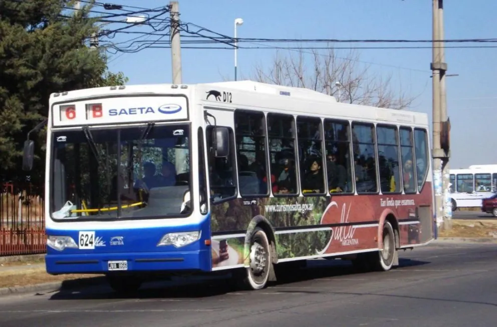 Una beba convulsionó arriba del colectivo, y el chofer hizo algo inesperado