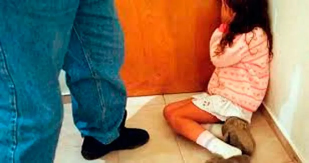 Entregaba a su hijita para que la abusen sexualmente