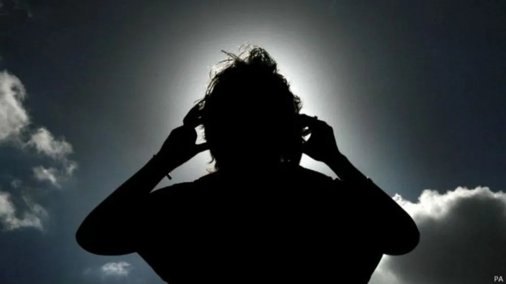 El eclipse también hizo estragos: se mareó viendo el fenómeno y protagonizó un tremendo choque