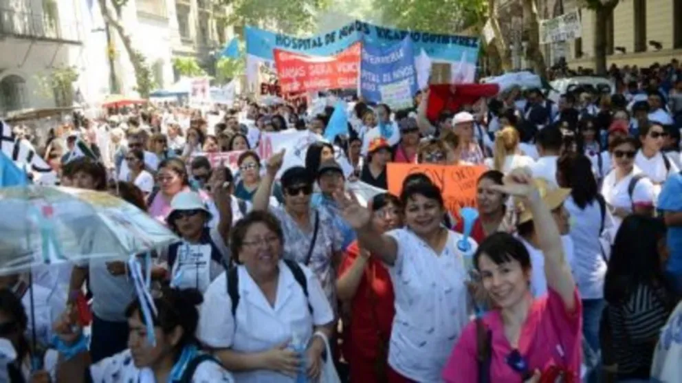 Urtubey recibirá hoy a los profesionales de la salud