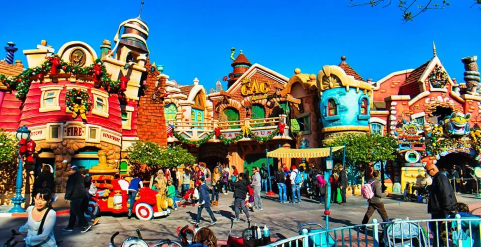 VIDEO. Feroz pelea de una familia en Disney