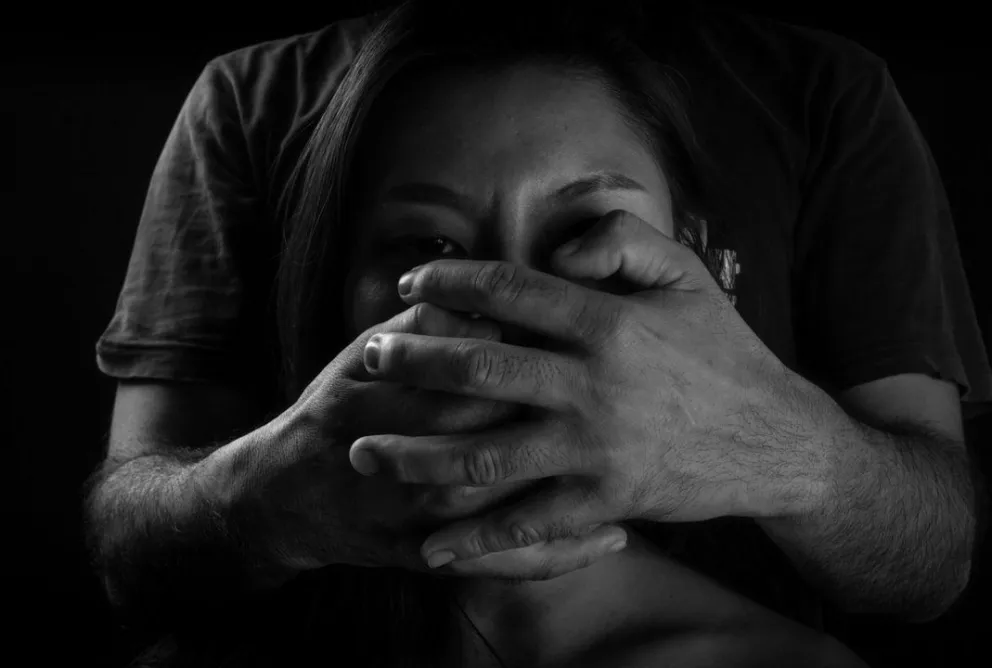 La secuestraron, drogaron y abusaron sexualmente de ella
