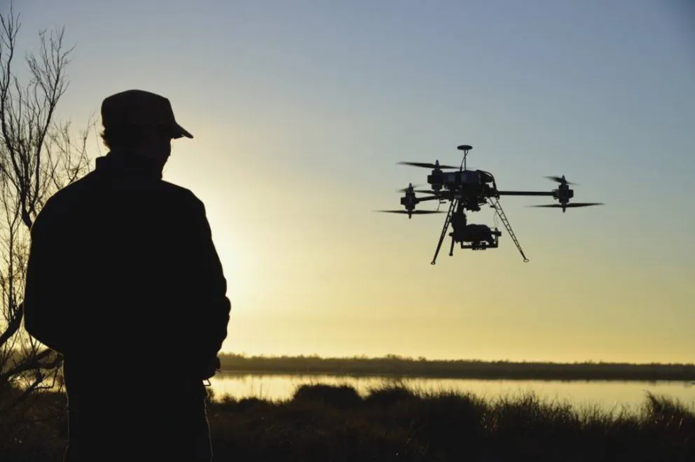 VIDEO. Amenazan con un dron a un intendente en pleno acto del 9 de julio