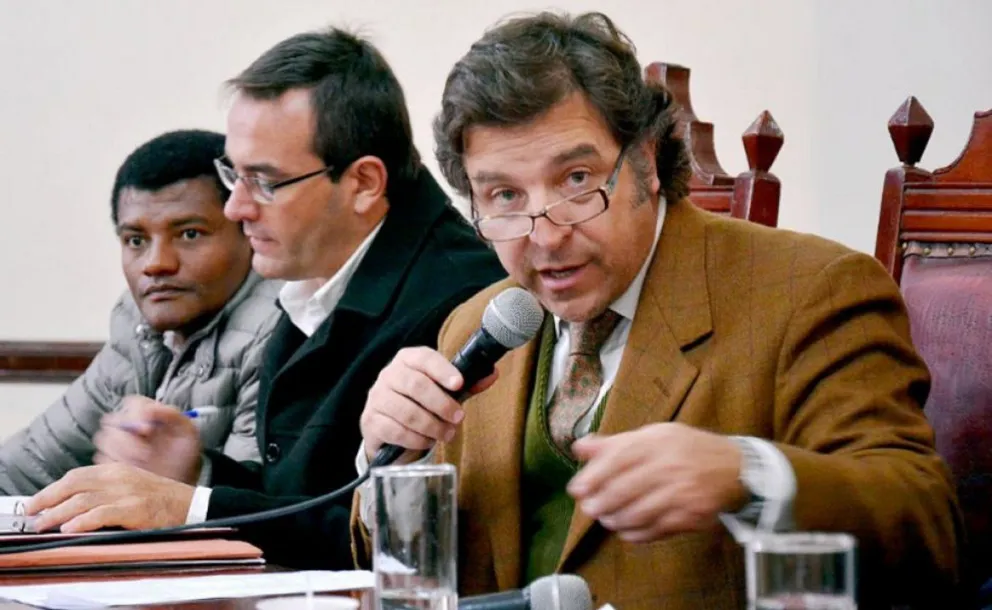 Suriani le respondió a Humberto Vázquez: conflicto por los símbolos religiosos
