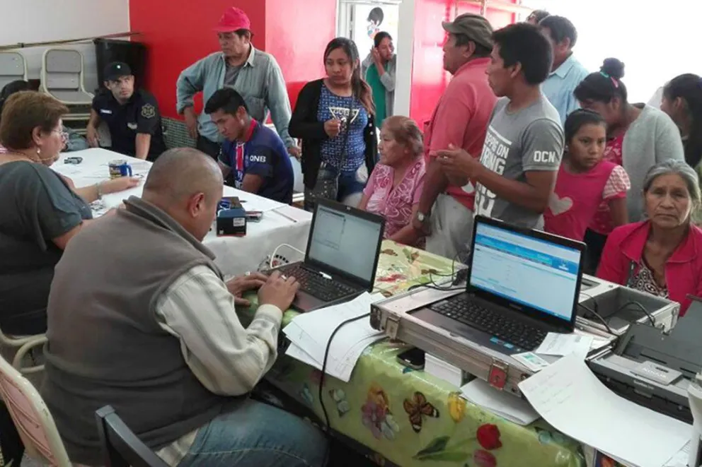 Bolivianos residentes en Salta pueden empadronarse para votar