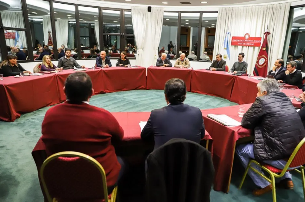 Juan Manuel Urtubey encabezó la reunión del Gabinete provincial