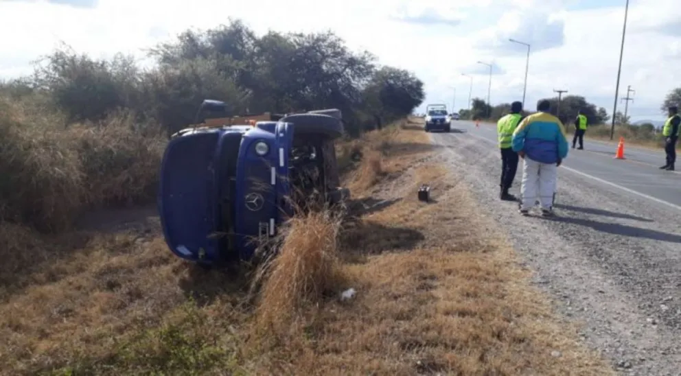 Impresionante vuelco: siniestro vial en la ruta 68