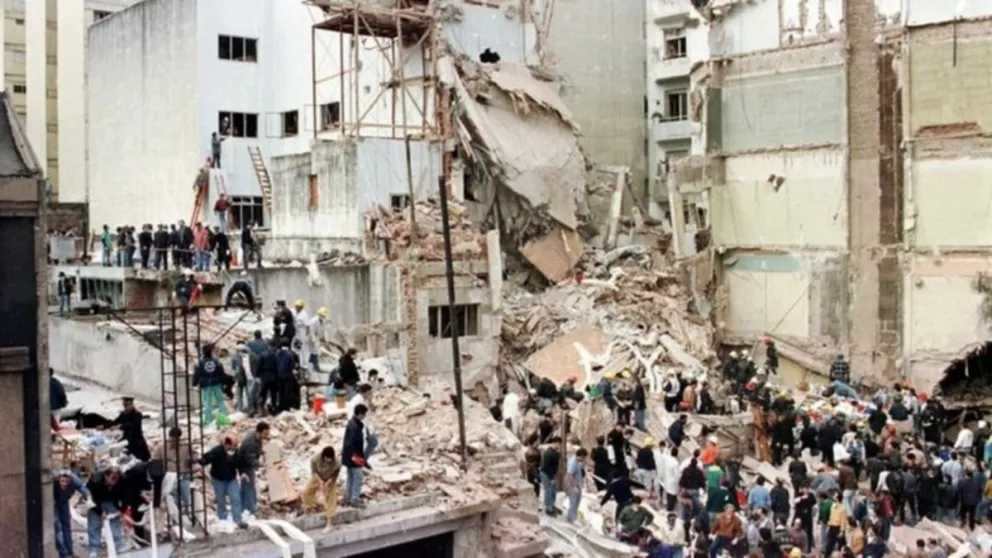 Se conmemoran 25 años del atentado a la AMIA