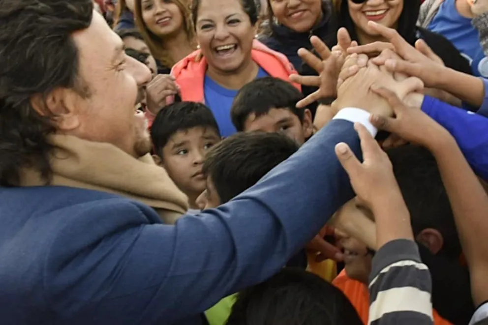 Gustavo Sáenz: "Nos comprometimos y cumplimos. Hoy el sueño de la obra de plaza Gurruchaga es una realidad"