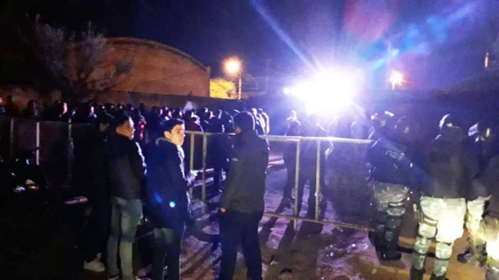 Salta: clausuraron una fiesta clandestina y se quedaron sin fiesta del día del amigo