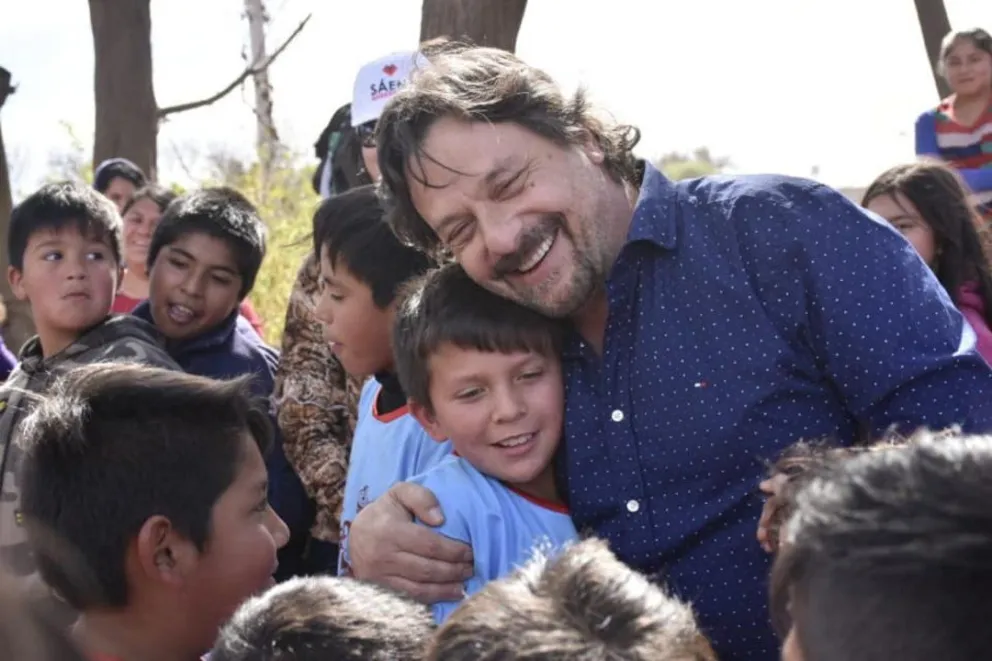 Sáenz: compartió con los chicos que juegan en diferentes clubes de fútbol de El Tala