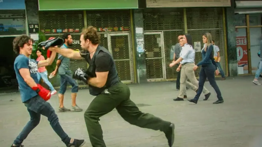 VIDEO. Brutal pelea callejera: estamos todos locos