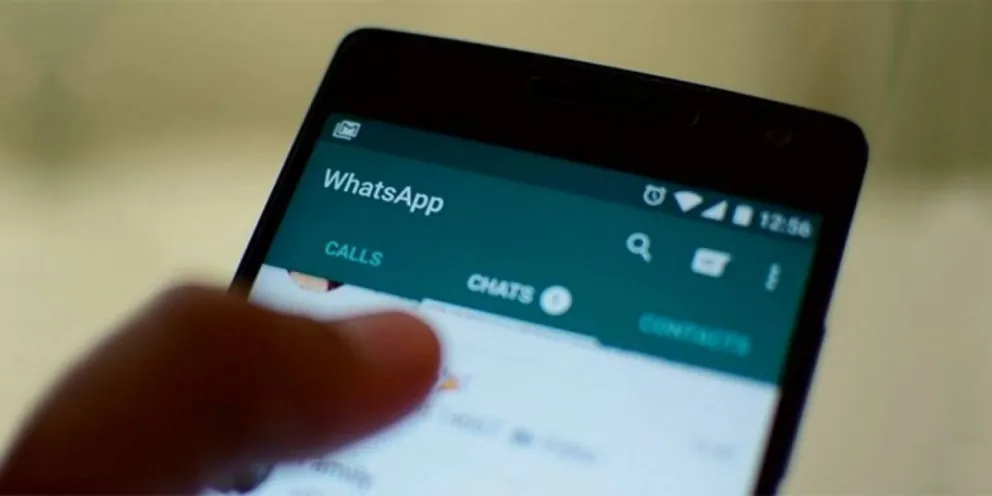 Les sacaba fotos a los pacientes desnudos e inconscientes, y las enviaba por WhatsApp