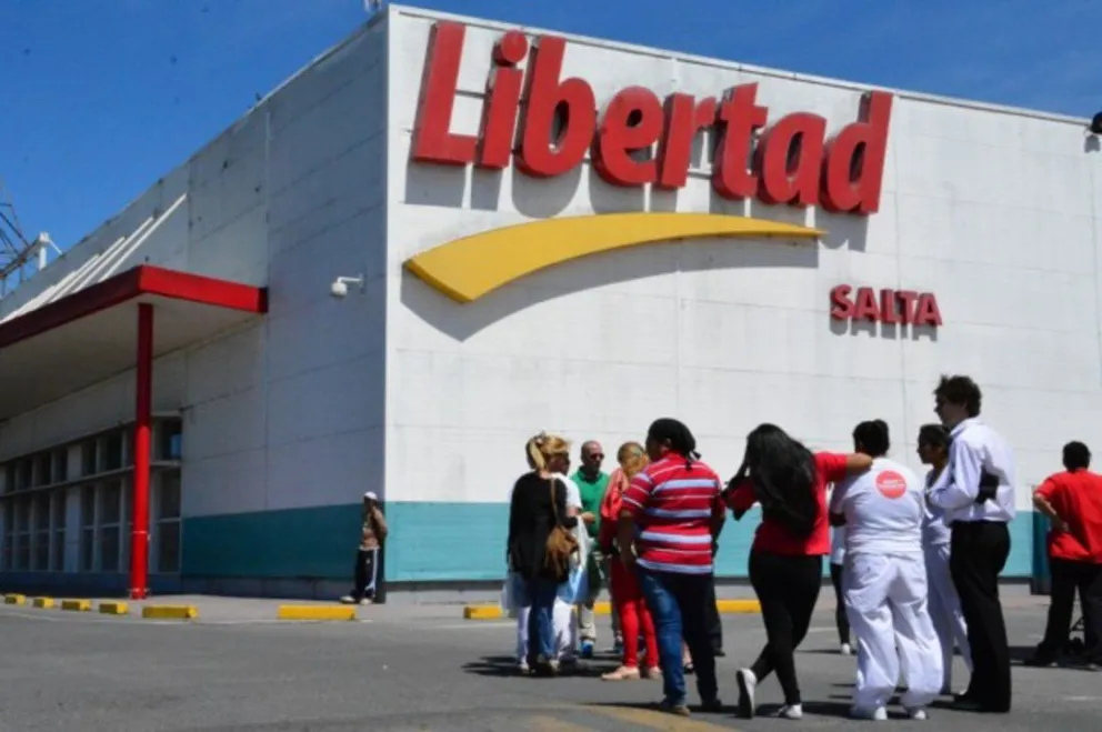 Grave denuncia de una salteña contra el Hiper Libertad. ¿Qué pasó?