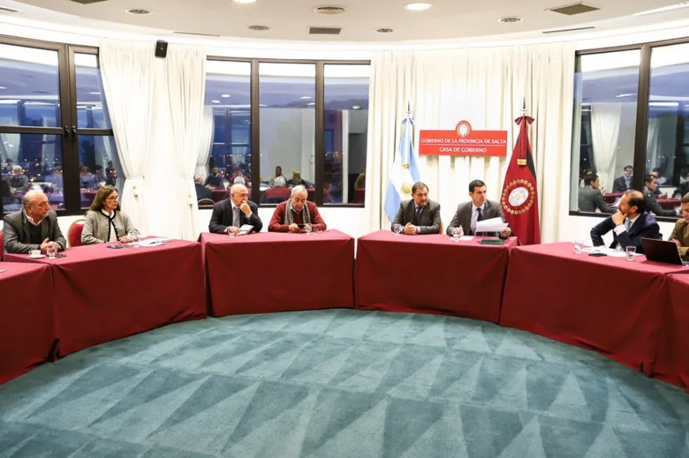 Juan Manuel Urtubey encabezó la reunión del Gabinete provincial