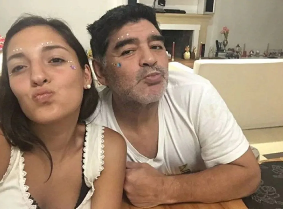 Diego Maradona recibió la visita de su hija Jana