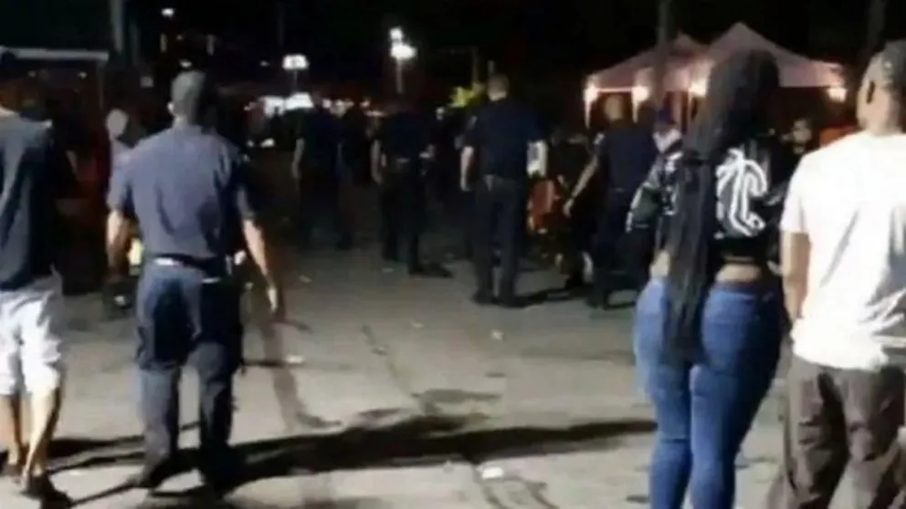 Un loco entró a los tiros en un parque infantil
