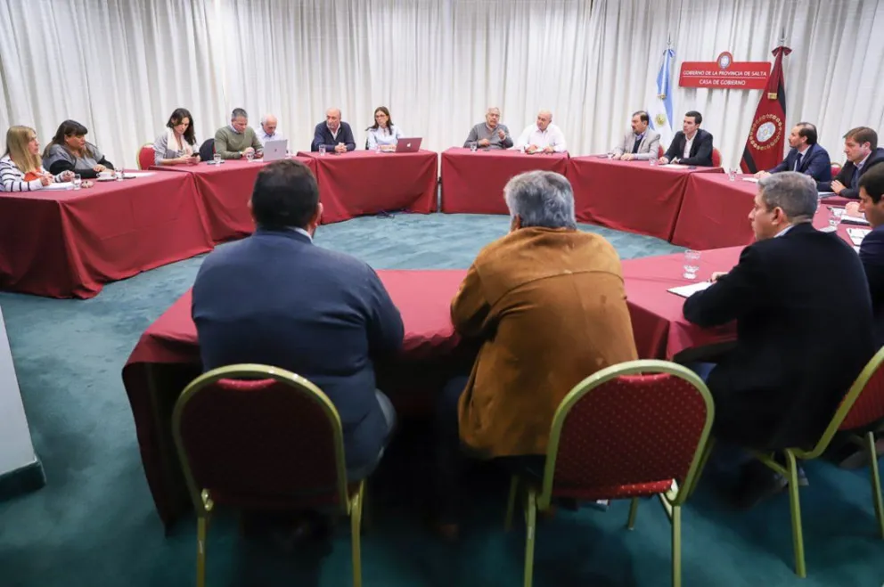 Juan Manuel Urtubey encabezó la reunión del Gabinete provincial