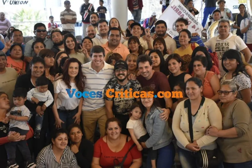 Los candidatos que apoyan a Gustavo Sáenz coparon el anfiteatro de Parque San Martín
