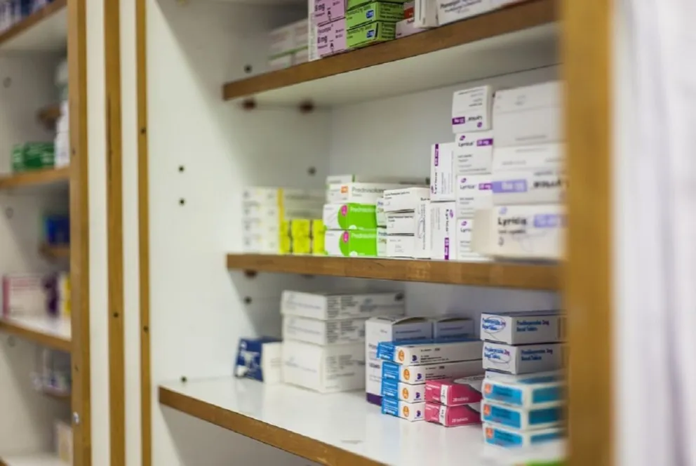 Horror en la noche salteña: un hombre murió en plena farmacia y a la vista de todos
