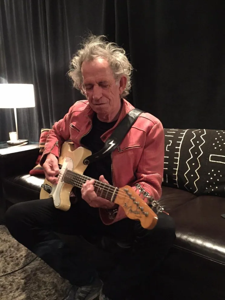 Keith Richards se aleja de los Rolling Stones y presenta su proyecto solista
