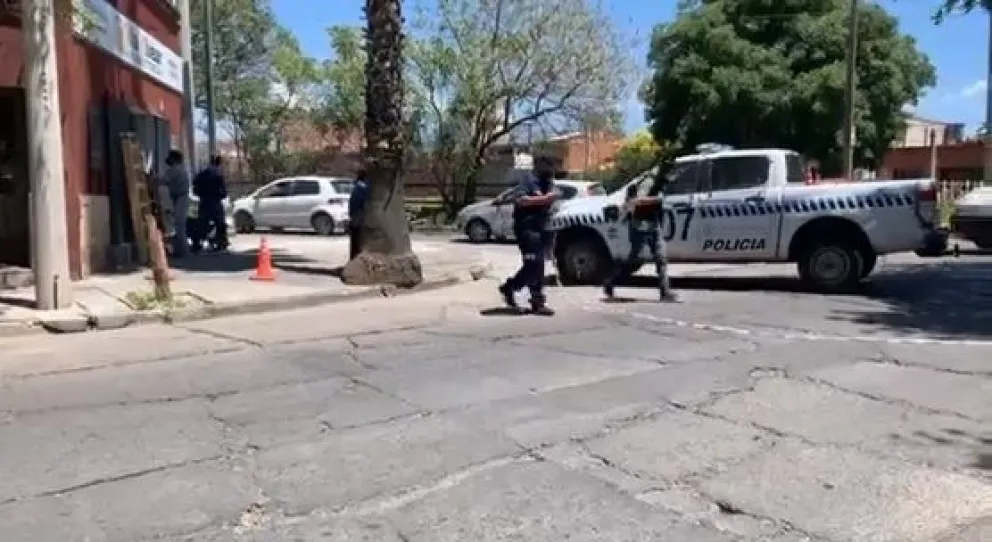 URGENTE | Sábado trágico: hallan a una mujer asesinada a balazos en pleno centro salteño
