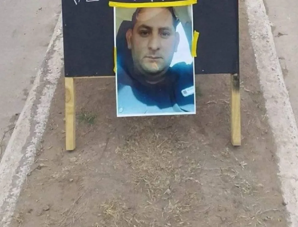 El tiro por la culata: Policía salteño debía más de $20.000 a un kiosquito y el dueño lo escrachó terriblemente