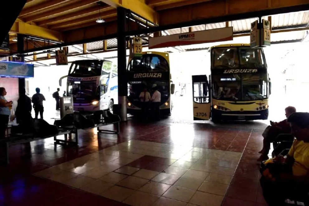 Volvieron los viajes a larga distancia en todo el país: quiénes pueden viajar y qué papel necesitas sí o sí