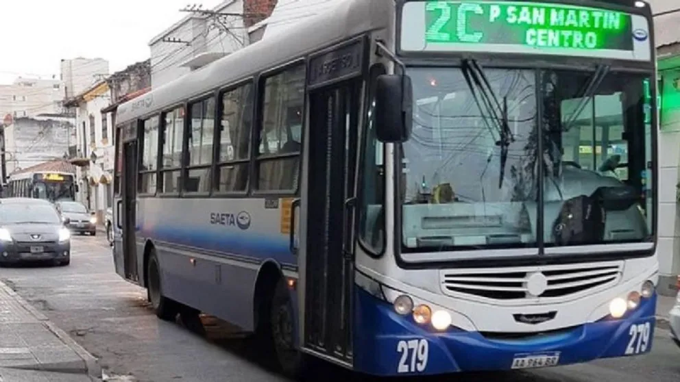 Festejan niños y jubilados salteños: desde hoy podrán viajar en los colectivos de SAETA