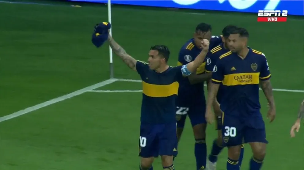 El conmovedor homenaje de Carlos Tevez para Diego Maradona luego del gol contra el Inter