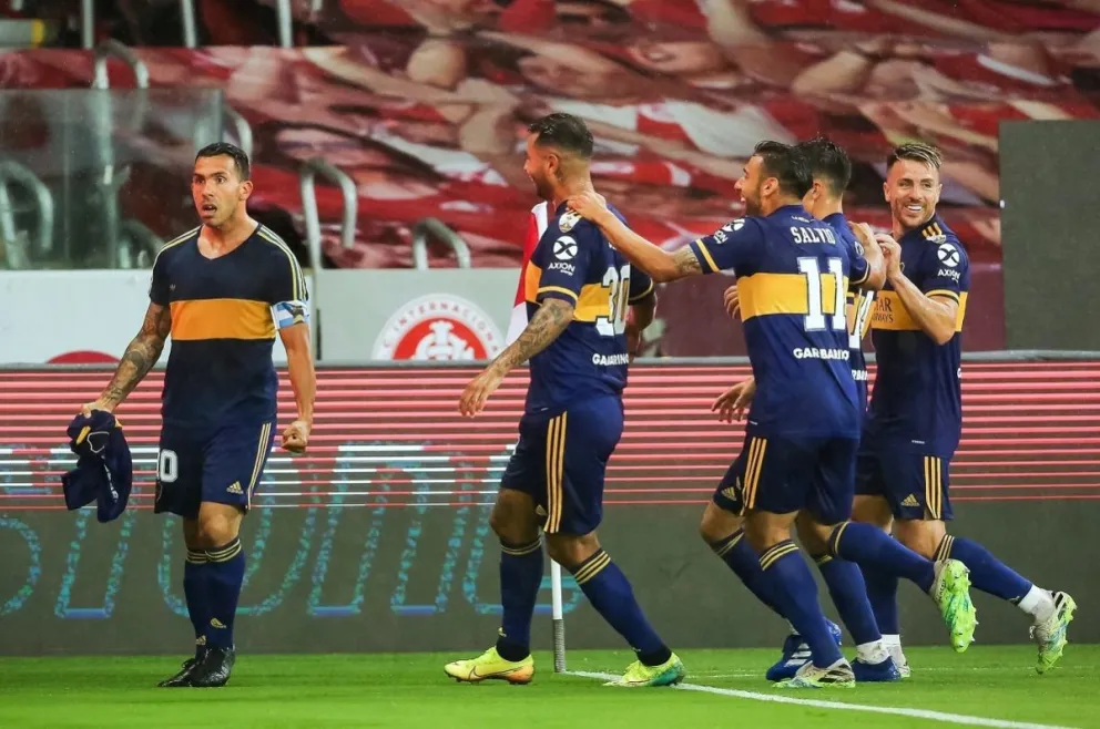 Con gol de Tévez, Boca le ganó 1 a 0 al Inter y avanza en la Copa Libertadores