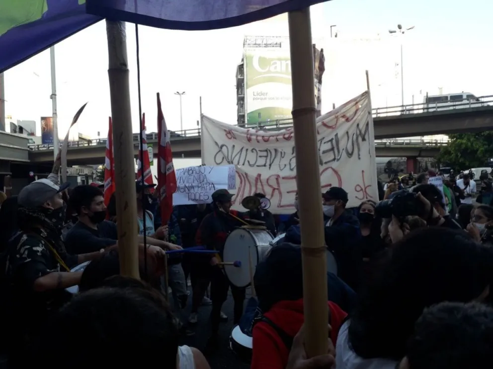 Marcha por los desalojos en Guernica. Fuente: (Twitter) 