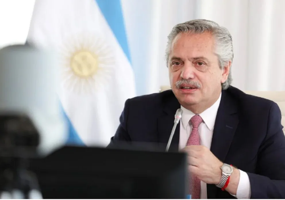 Desmienten a Alberto Fernández y queda en ridículo: más de 30 países vacunan contra el coronavirus antes que Argentina