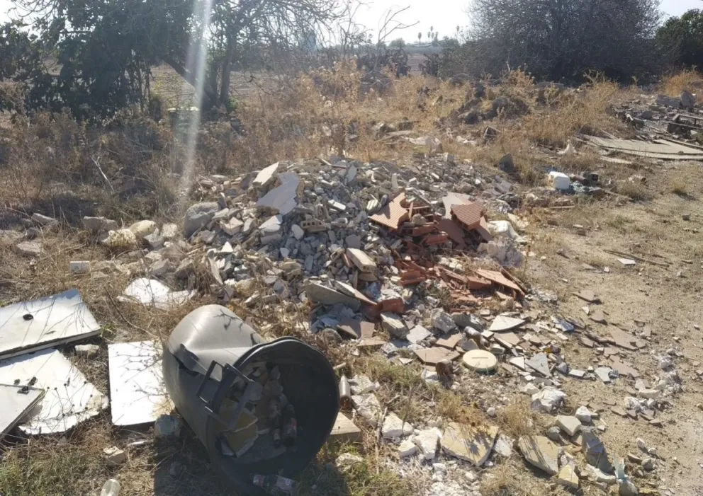 Basura en la ruta. Fuente: (Twitter)