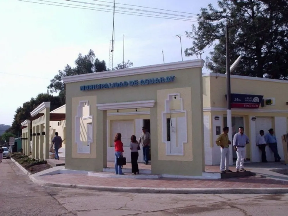 A Prado le están sacando los "trapitos al sol": dejó una millonaria deuda tras su salida de Aguaray