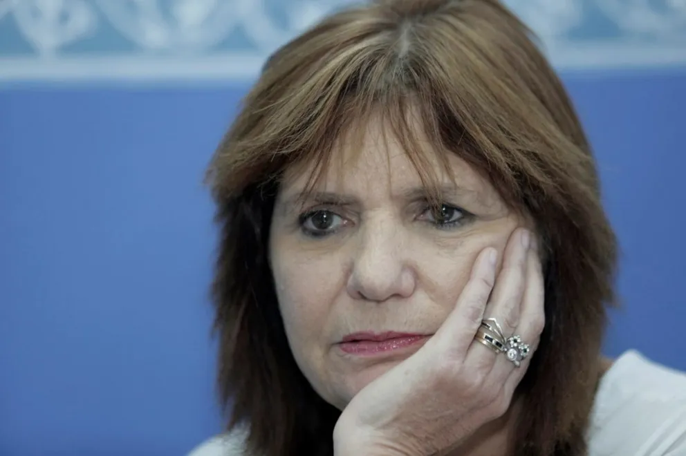 Bullrich cruzó a Kicillof  por los subsidios a los usurpadores: "Regala dinero como si fuera de él"