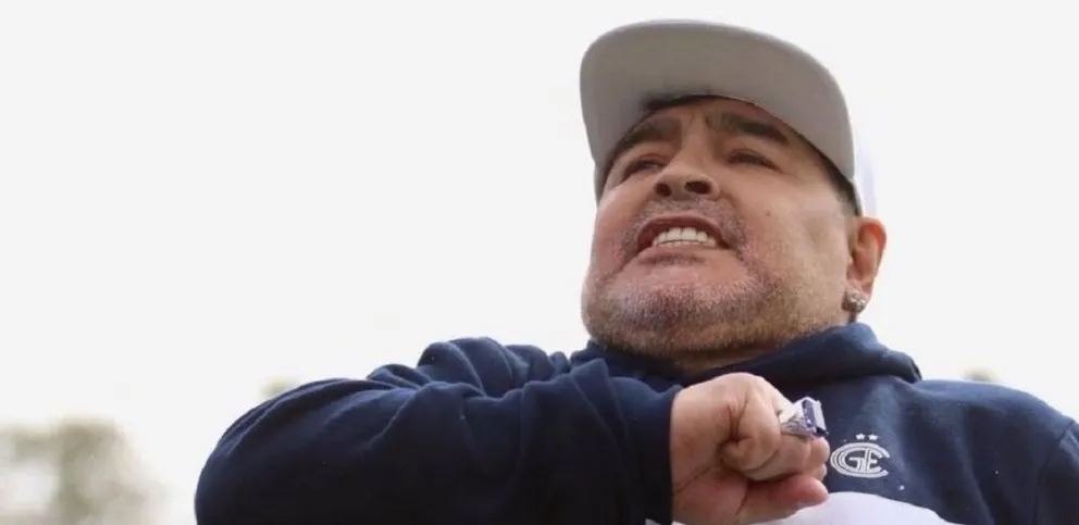 Murió Diego Maradona y así fueron los últimos momentos de vida del pibe de oro: "Lo reanimaron durante media hora"