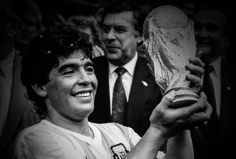 Murió Diego Maradona y así lo despide el mundo del fútbol actual: Neymar, Mbappe y Suárez se suman a los mensajes de luto