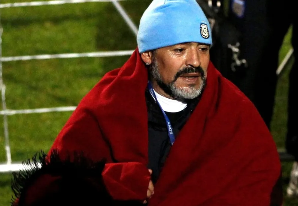 Diego Maradona y Salta: desde ponerse el poncho salteño hasta bailar a Marruecos en cancha de Gimnasia y Tiro