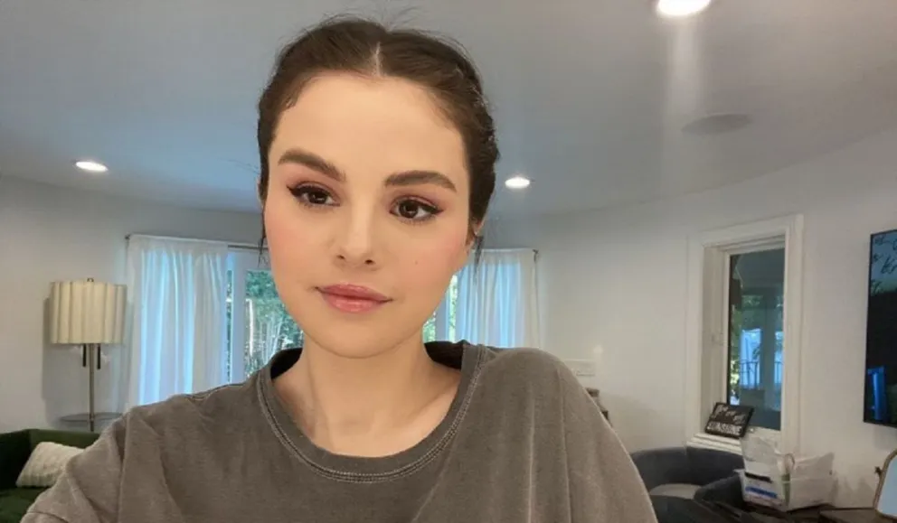 Selena Gómez fue blanco de burlas en la serie “Saved by the Bell” y los fans piden su cancelación ya