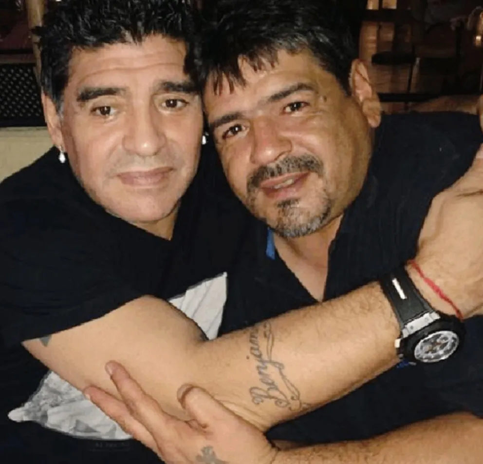 Hugo y Diego Maradona. Fuente (Twitter)