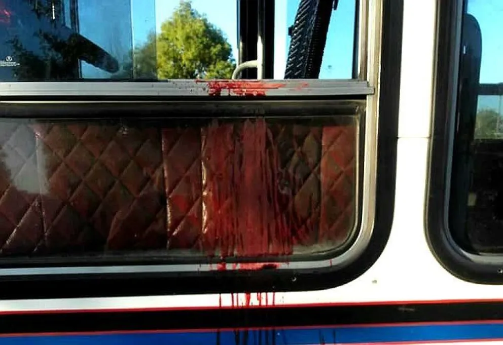 Apuñaló a un chofer de SAETA porque el colectivo anterior no paró