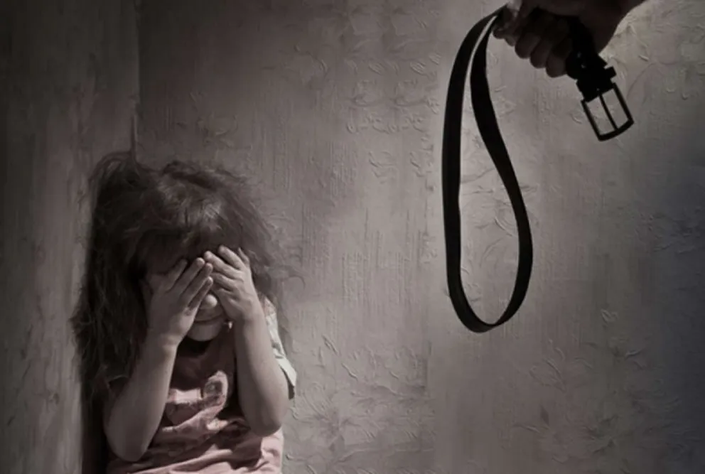 Maltrato infantil: dos mujeres no alimentaban y golpeaban a una niña de cuatro años
