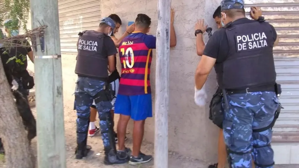 Coronavirus: casi 100 salteños no se pudieron quedar en casa por el coronavirus y fueron detenidos